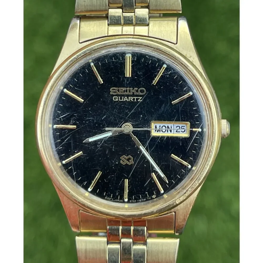Vintage Seiko watch 5Y23-8049 Gold Tone Quartz SQ day/date Dead Battery Black